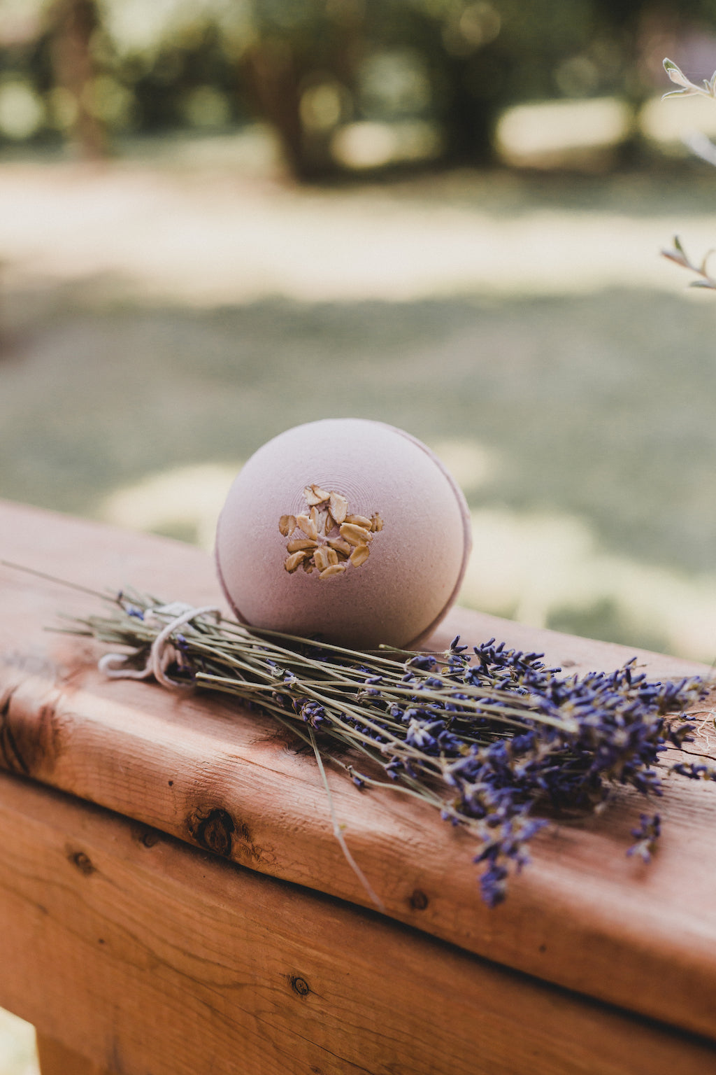 Bath Bomb: Lavender Oatmeal